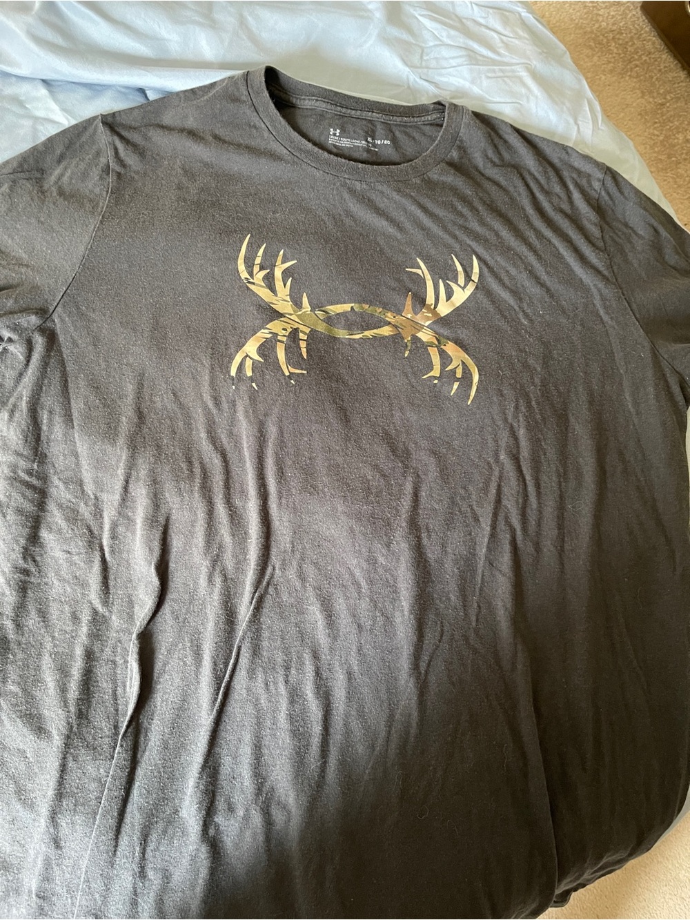 Under Armour Men’s Black Short-Sleeve Tee with antler logo